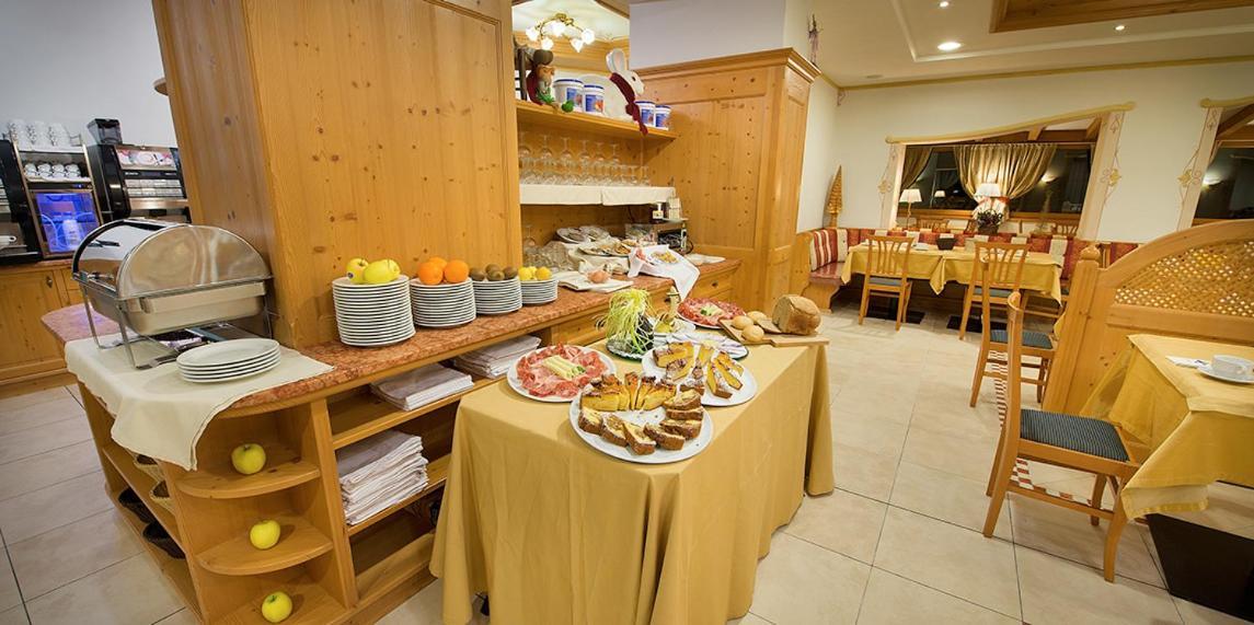 Hotel Cristallo Пеїо Екстер'єр фото