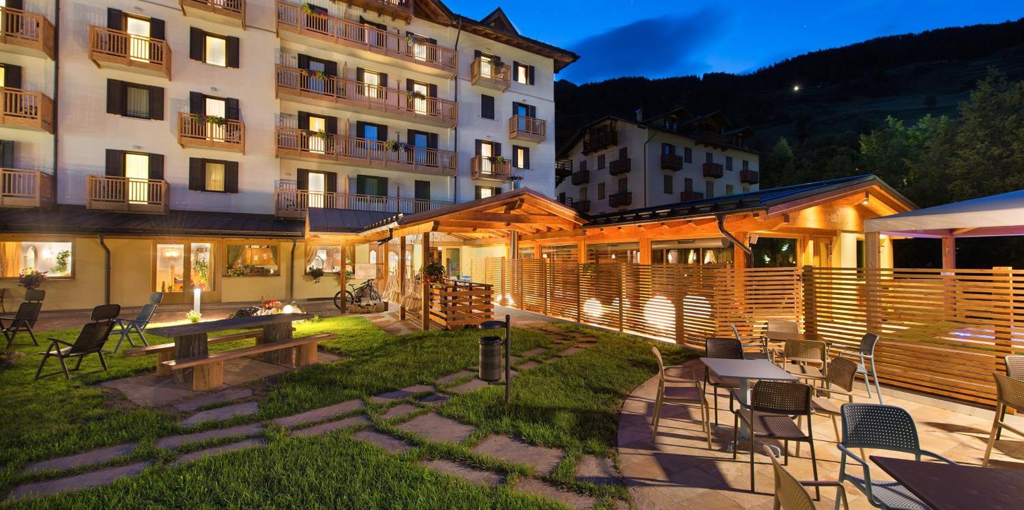 Hotel Cristallo Пеїо Екстер'єр фото